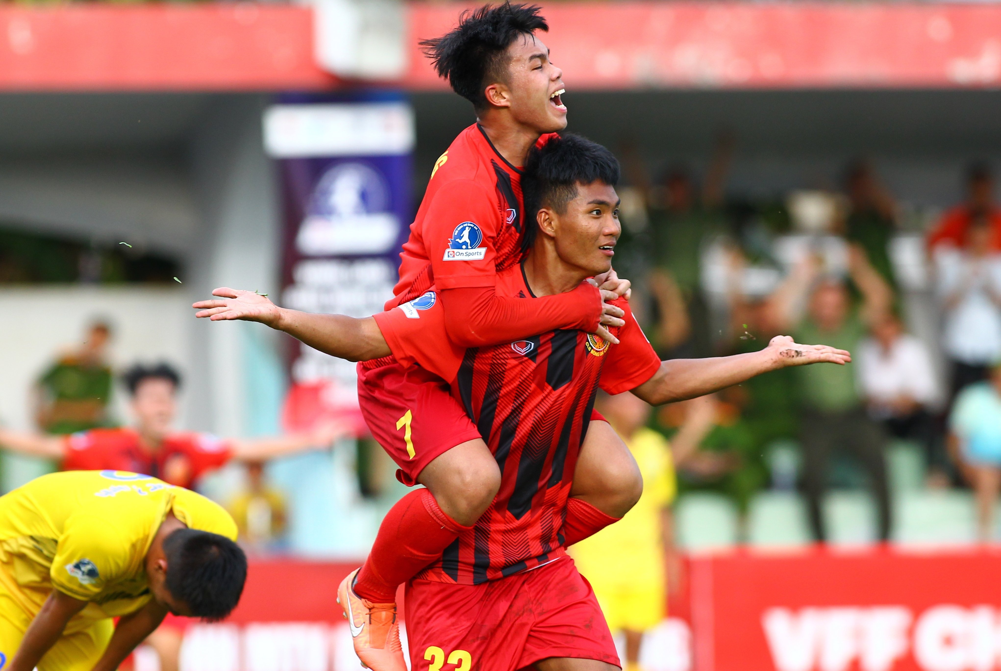 9 cau thu hagl anh 7