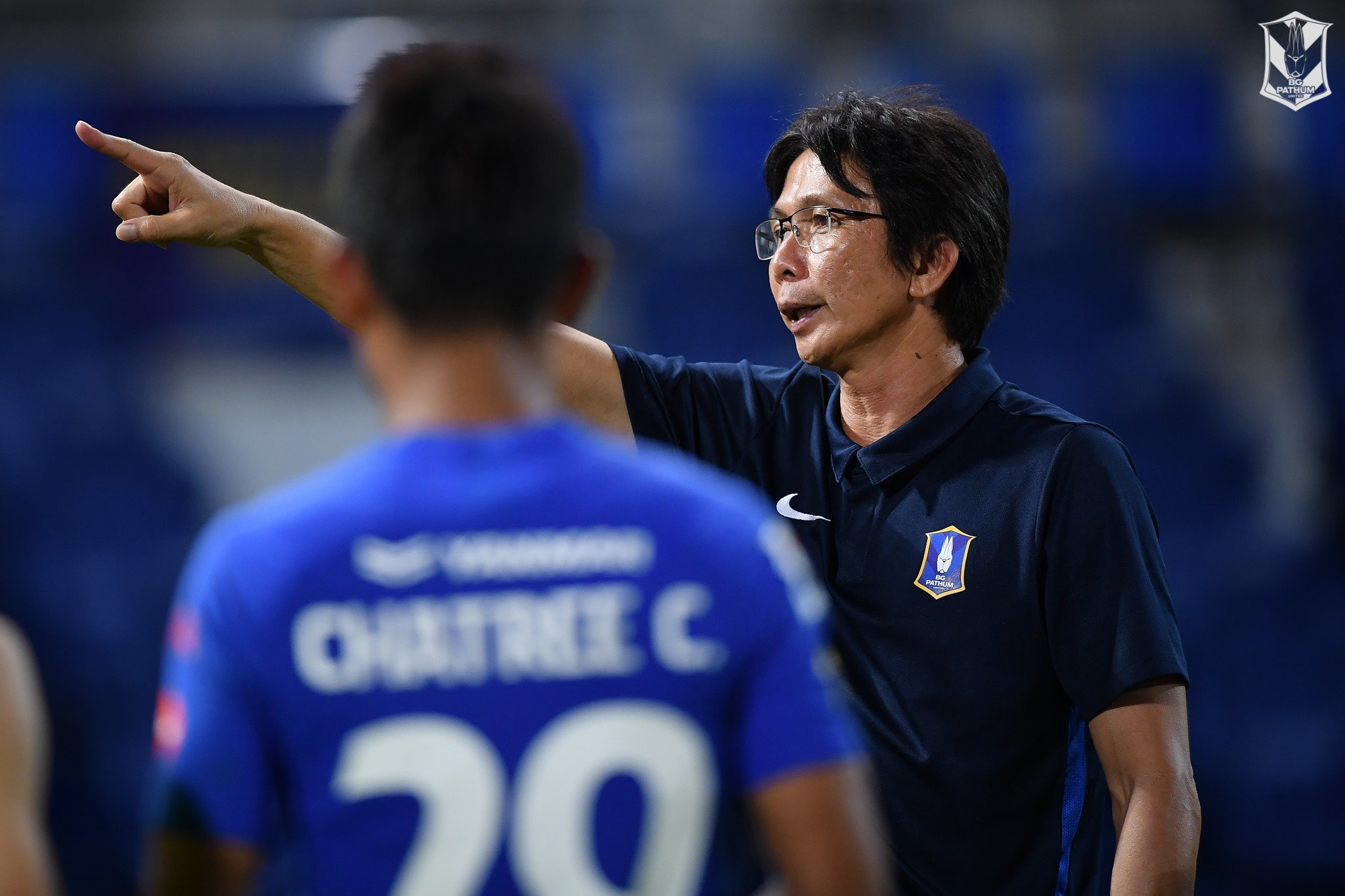 dusit chalermsan anh 1