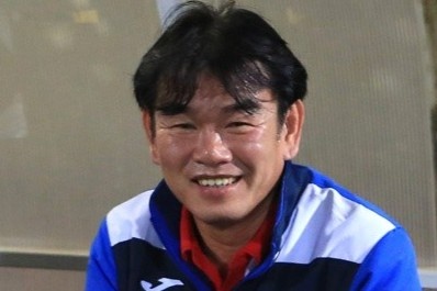 HLV Phan Thanh Hung nhan loi dan dat CLB Binh Duong hinh anh