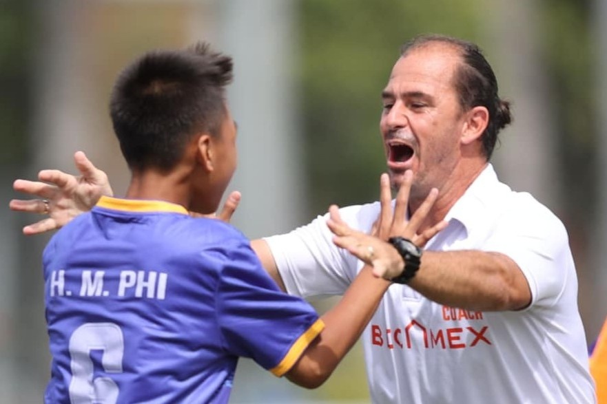 Huynh Kesley co chuc vo dich dau tien o cuong vi huan luyen hinh anh