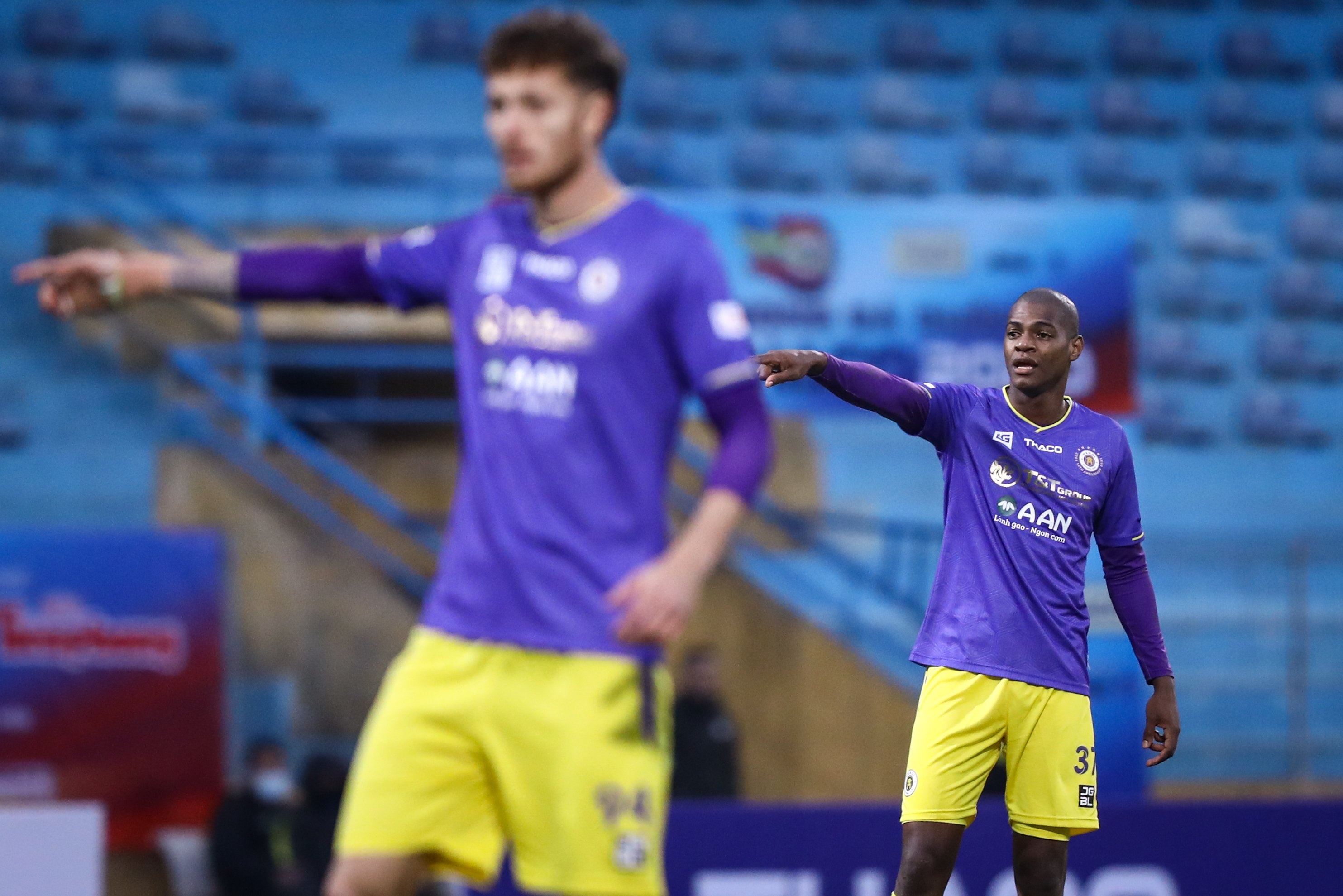 Hai ngoai binh CLB Ha Noi mo nhat trong tran ra mat hinh anh