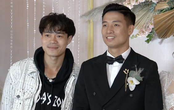 Dan khach moi du dam cuoi Bui Tien Dung o Ha Noi hinh anh