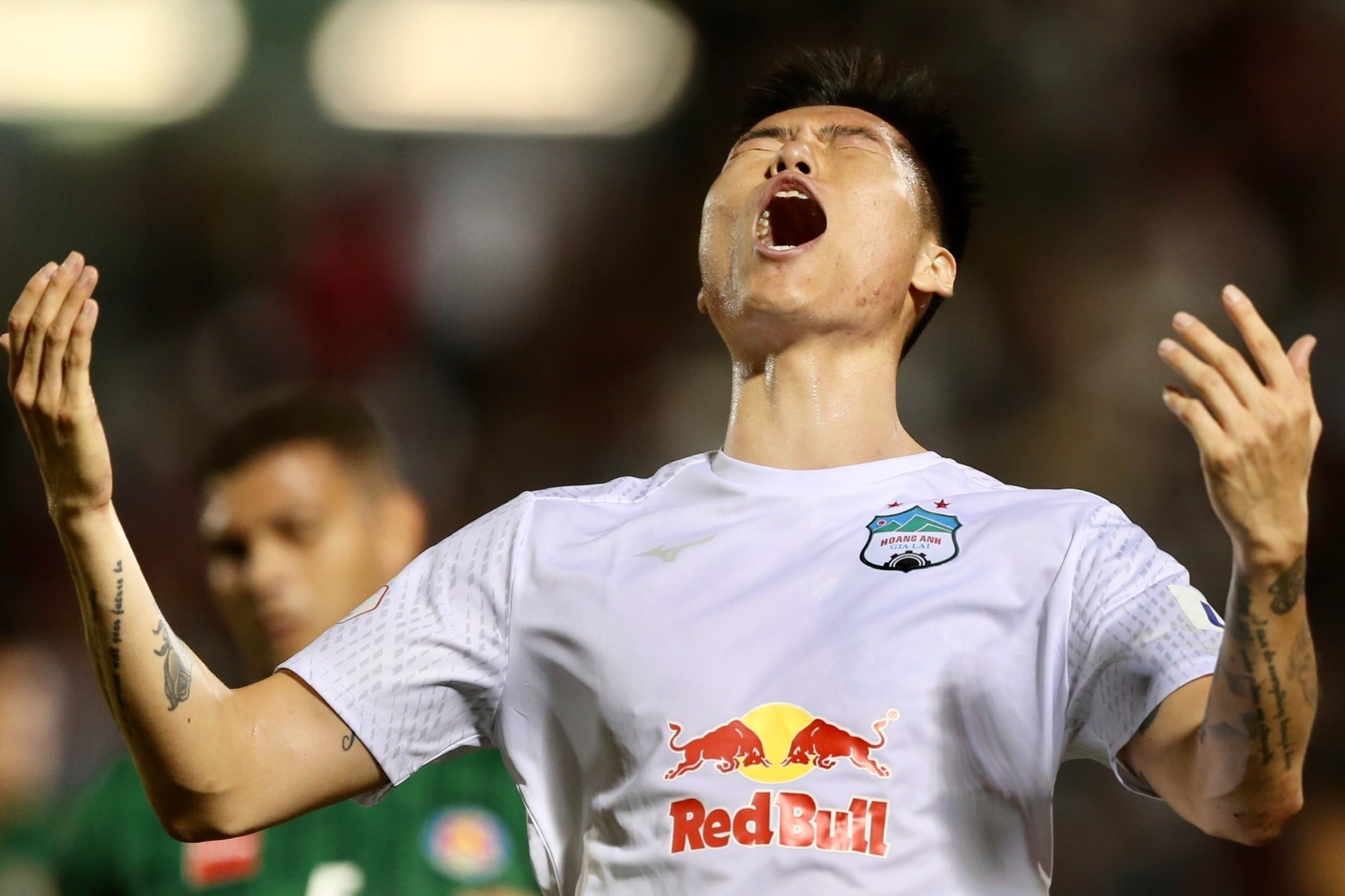 Dang sau cu nga cua nhung CLB lon o ngay khai mac V.League hinh anh