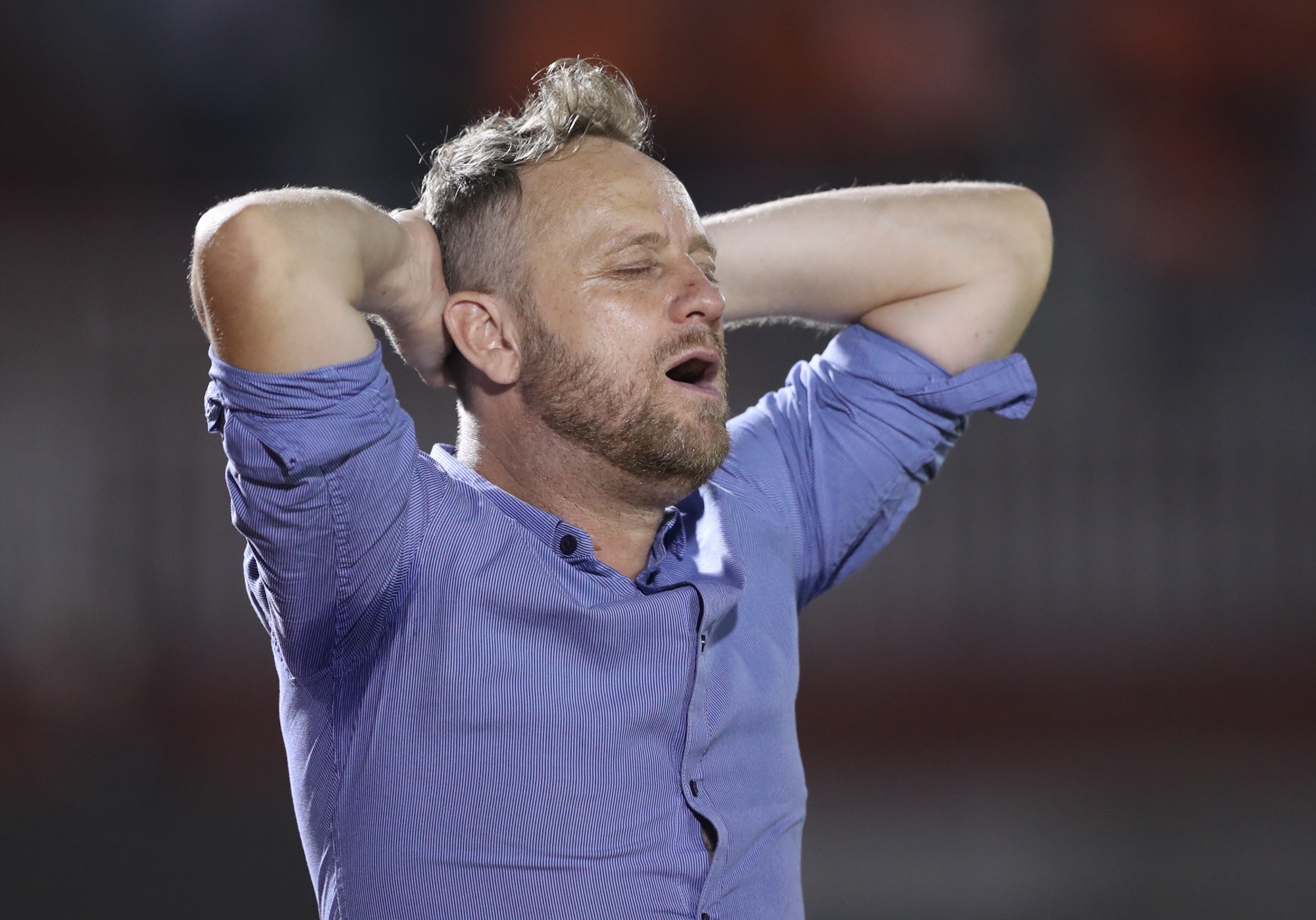 HLV Polking thua tran ra mat CAHN hinh anh