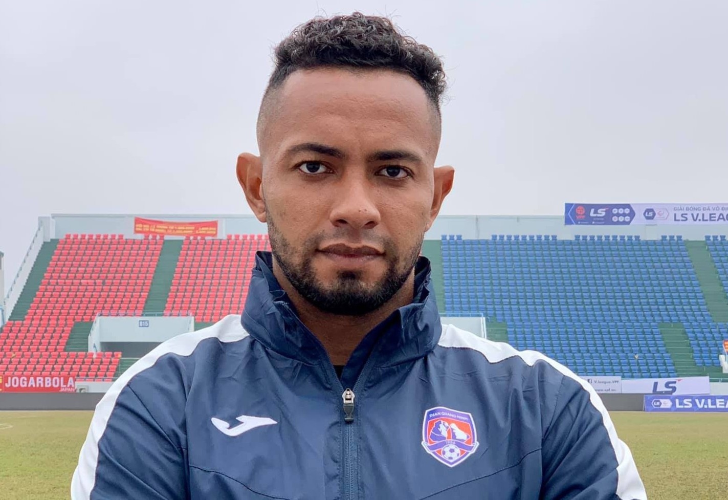 Than Quang Ninh chieu mo ngoai binh cu CLB Nam Dinh hinh anh