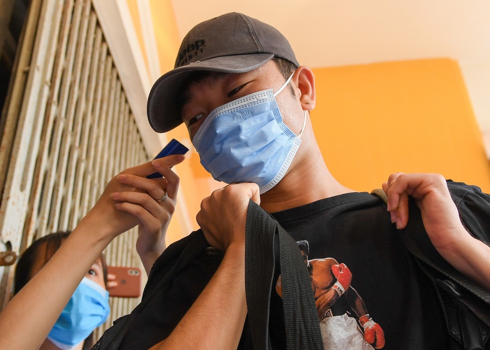 Cau thu V.League khong duoc thi dau neu co than nhiet tren 37,5 do C hinh anh