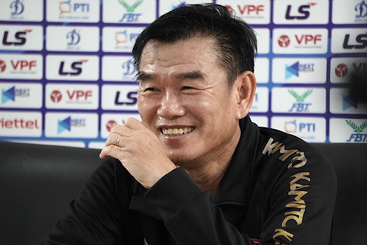 HLV Phan Thanh Hung co the thay Huynh Duc o doi Da Nang hinh anh