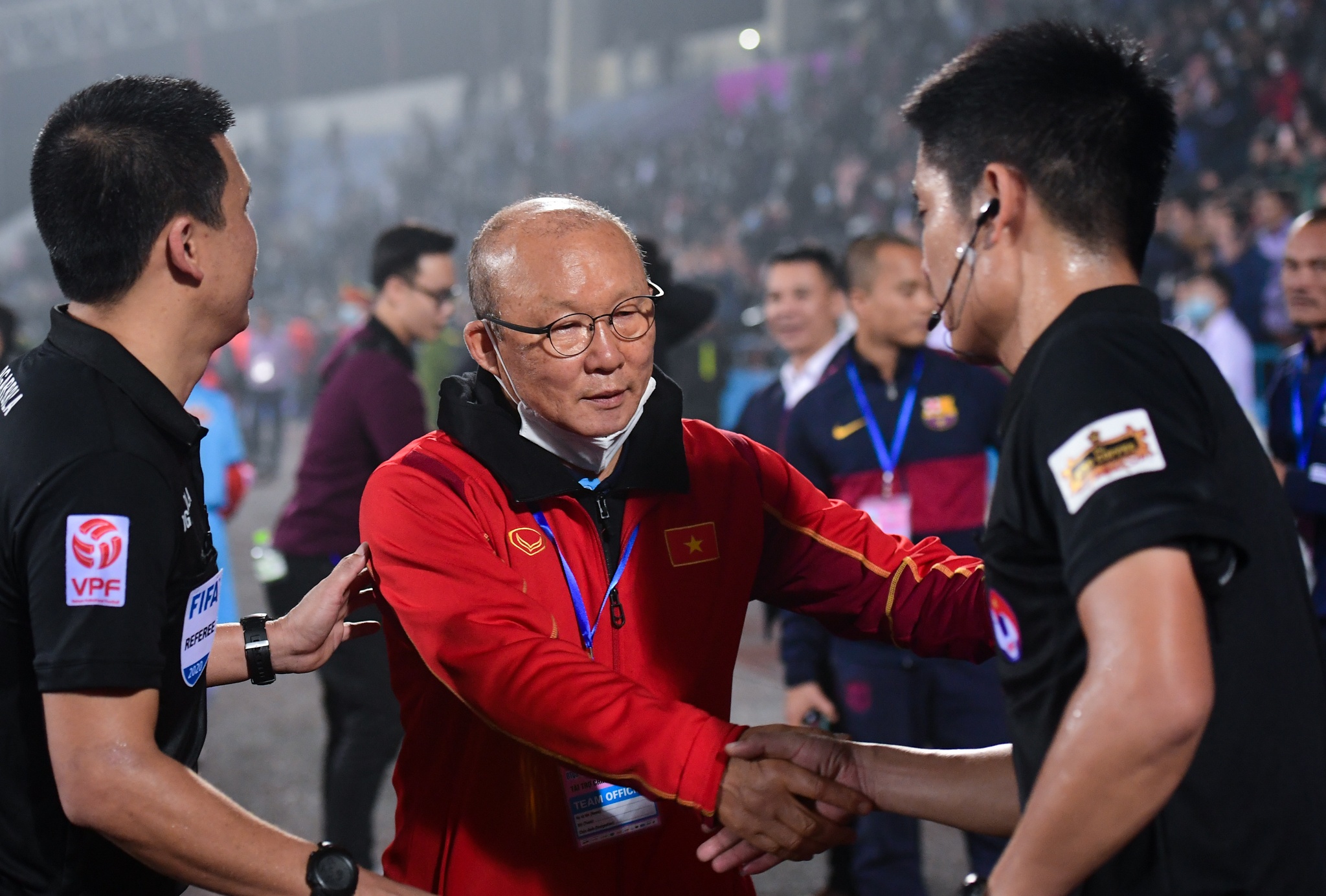 HLV Bae Ji-won: 'Ong Park co the o lai giup do nguoi ke nhiem' hinh anh