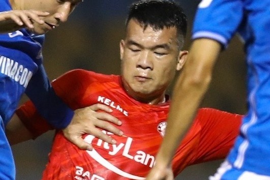 'Cu vao bong cua Hoang Thinh la khong the chap nhan' hinh anh