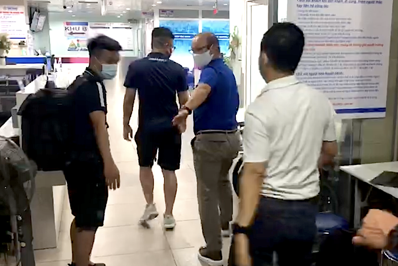 vo hung dung vao benh vien anh 6