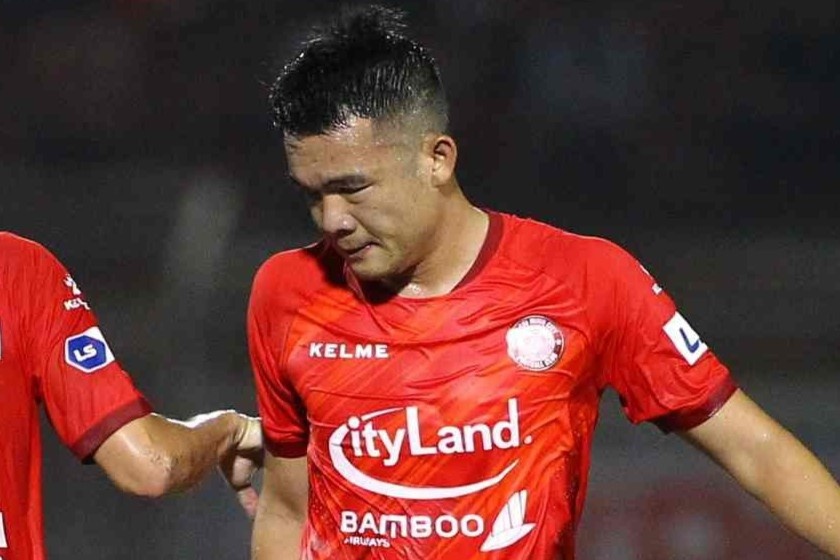 Hoang Thinh bi cam thi dau den het nam 2021 hinh anh