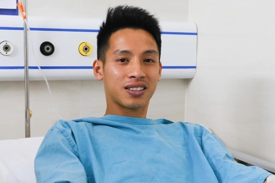 Hung Dung khong ra nuoc ngoai dieu tri chan thuong hinh anh