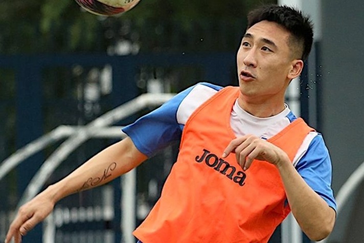 Cau thu CLB Quang Ninh tap tro lai sau loi hua co luong hinh anh