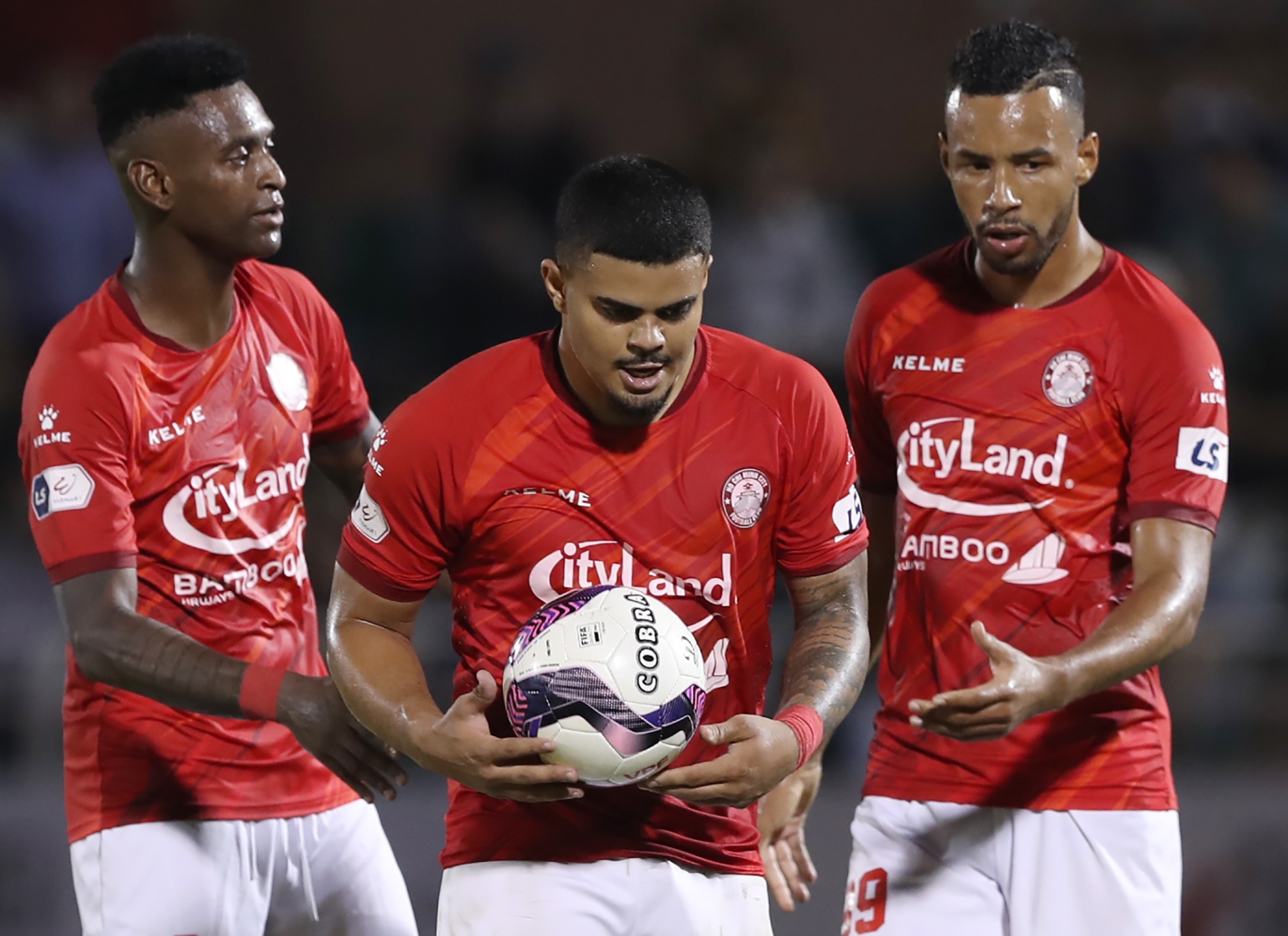 ngoai binh v.league anh 2