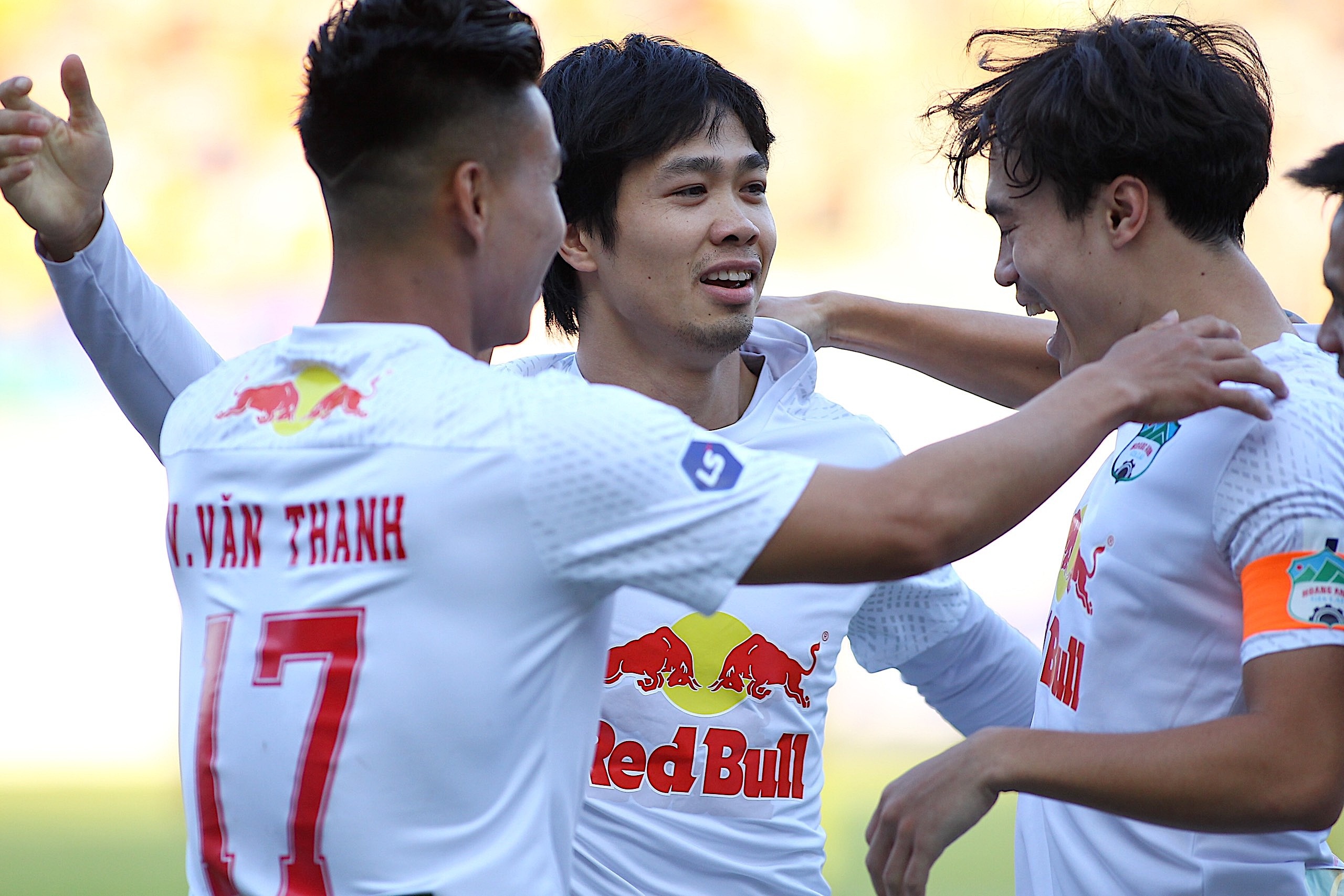 cau thu het hop dong anh 8