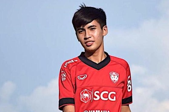 CLB hang Nhat trinh lang cau thu goc Thai Lan hinh anh