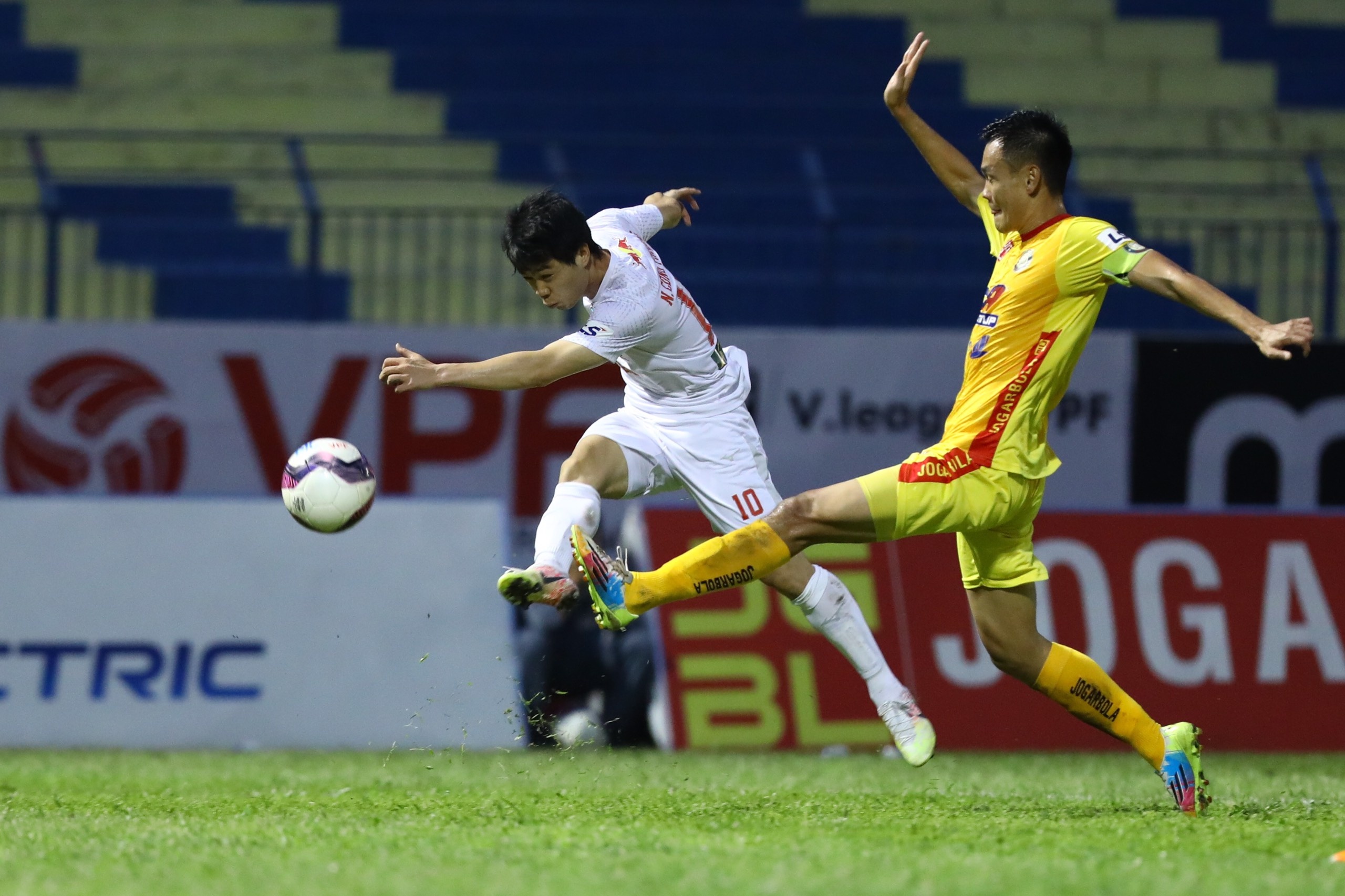 vong 13 v.league anh 1