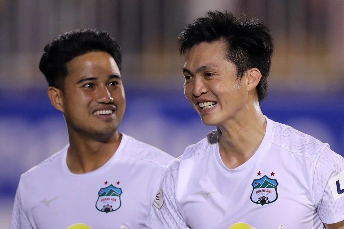 'Bo tu' HAGL cung nhau da chinh sau 7 vong dau hinh anh