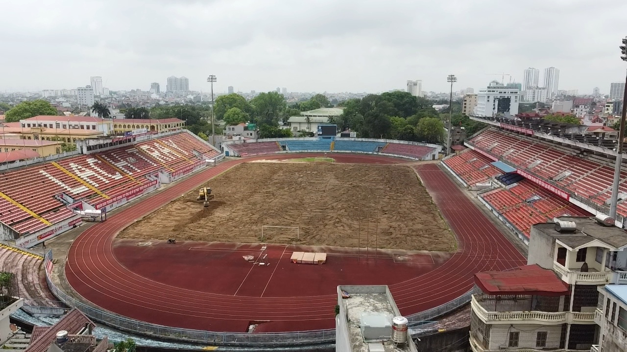 Chu tich CLB Hai Phong bo 10 ty dong cai tao san Lach Tray hinh anh