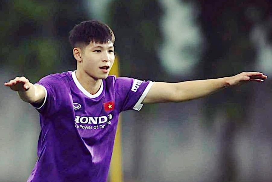 Trung ve U22 Viet Nam: 'Cuong do tap luyen tren tuyen rat nang' hinh anh