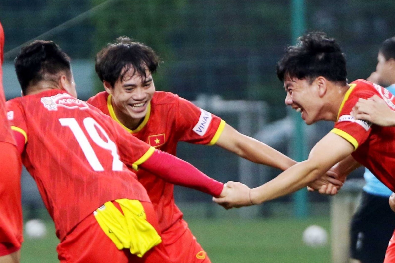 Tuyen Viet Nam thoai mai voi tro choi duoi bat hinh anh