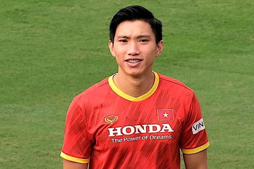 Dinh Trong, Van Hau va trach nhiem cua cau thu voi chan thuong hinh anh