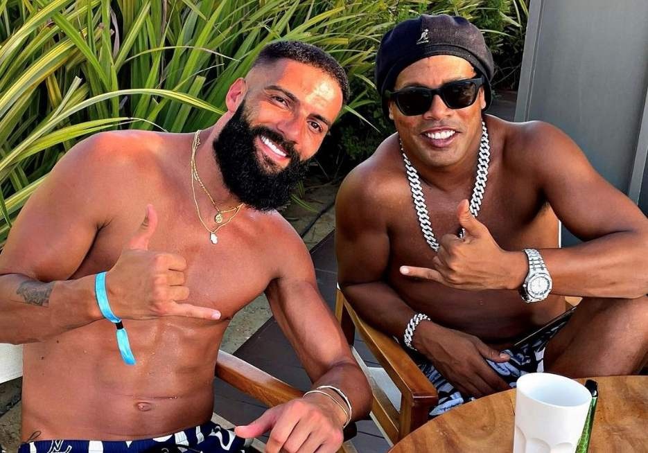 Ronaldinho chuc tuyen Malaysia may man o vong loai World Cup hinh anh