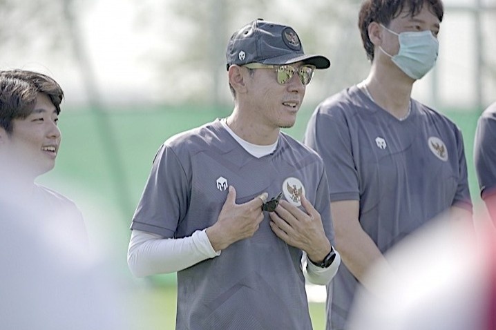 HLV tuyen Indonesia: 'Thua Afghanistan chi la su khoi dau' hinh anh