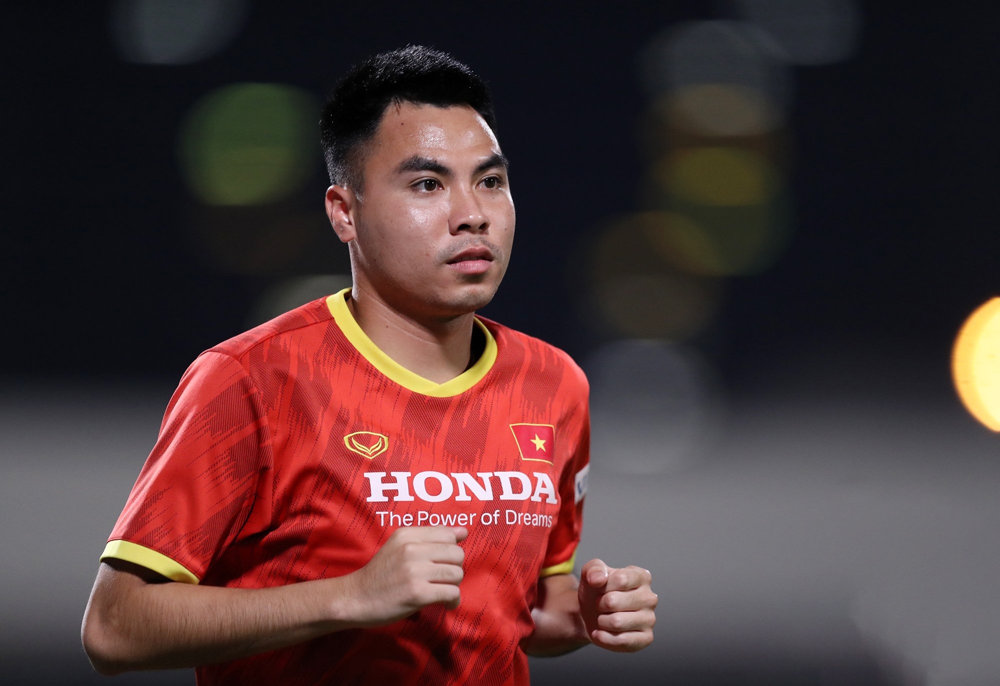 Duc Huy: 'Tuyen Viet Nam phan dau gianh ket qua tot truoc Trung Quoc' hinh anh