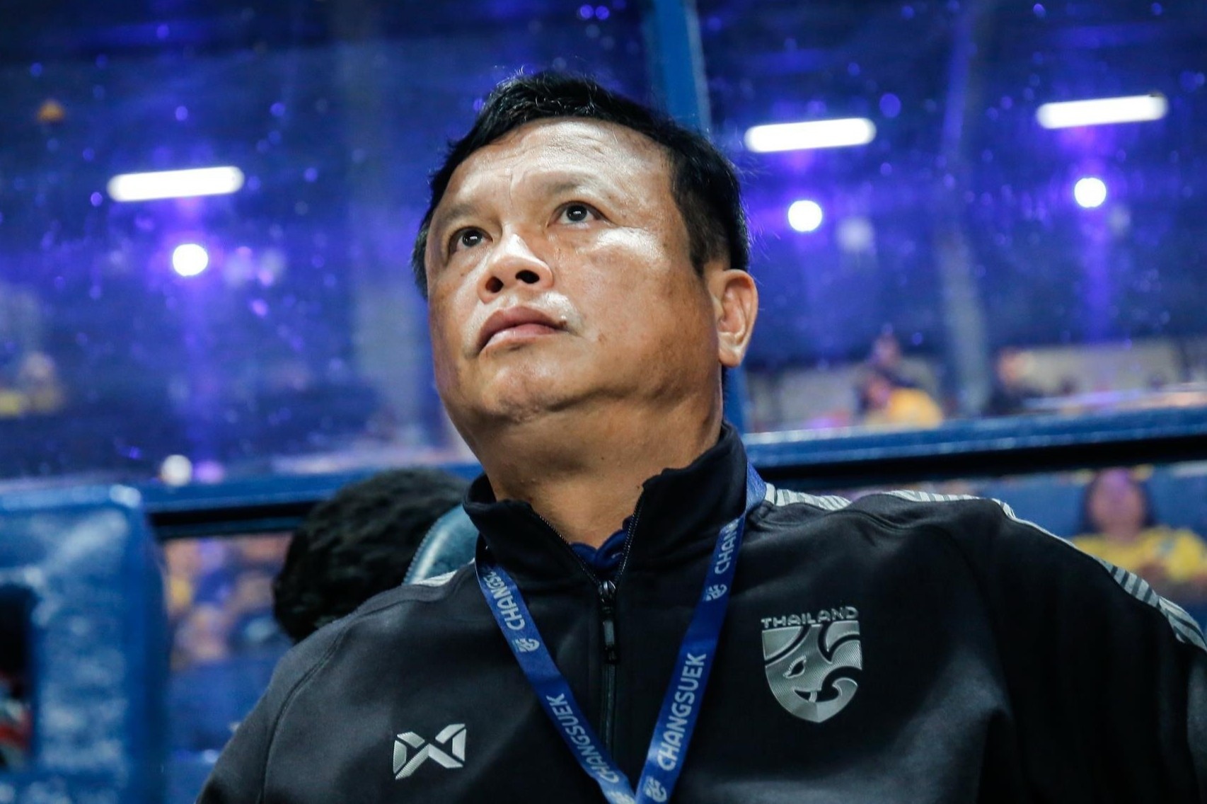 'Tuyen Thai Lan khong duoc de bong toi chan Ali Mabkhout' hinh anh