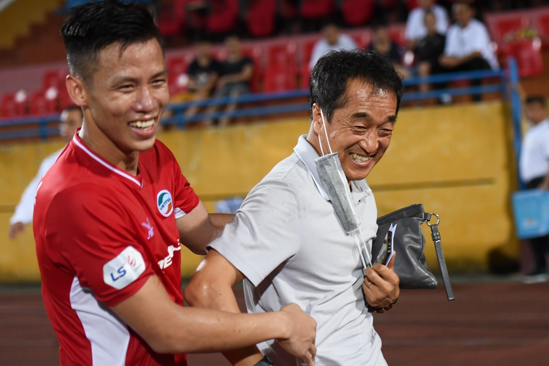 HLV Lee Young-jin lam tro ly tuyen Han Quoc hinh anh