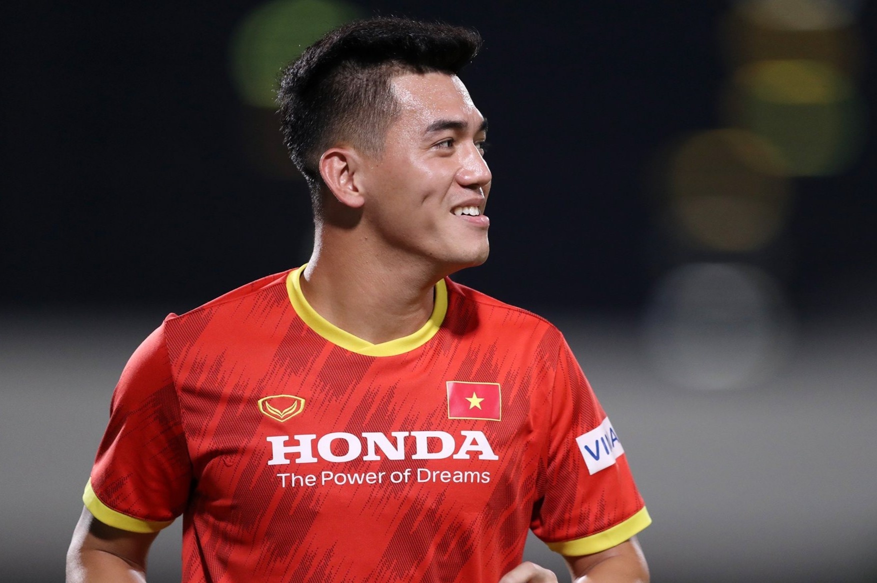 'Ali Mabkhout la cau thu dac biet khien tuyen Viet Nam phai de chung' hinh anh