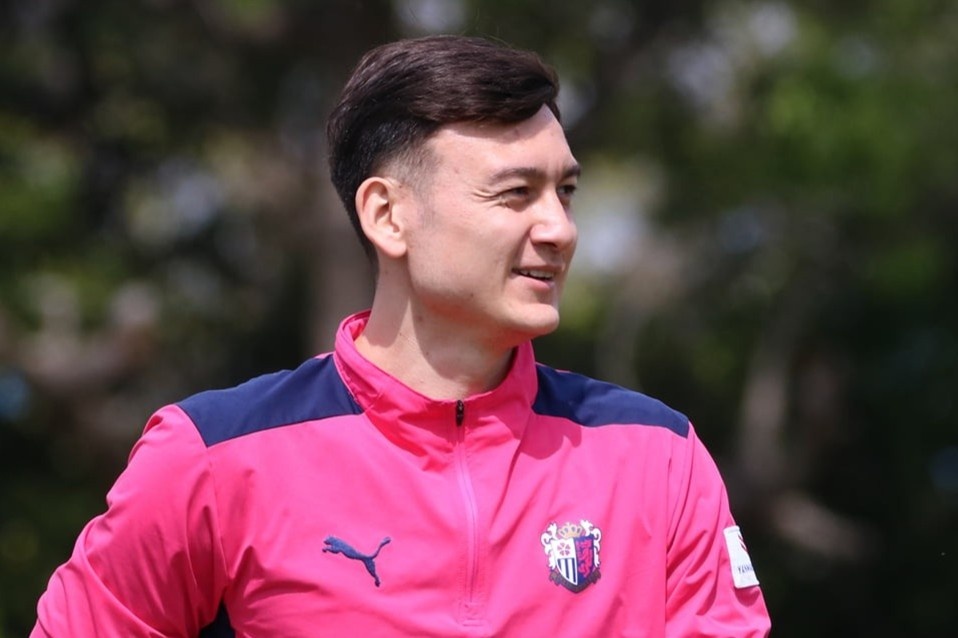 Van Lam lan dau bat chinh cho Cerezo Osaka hinh anh