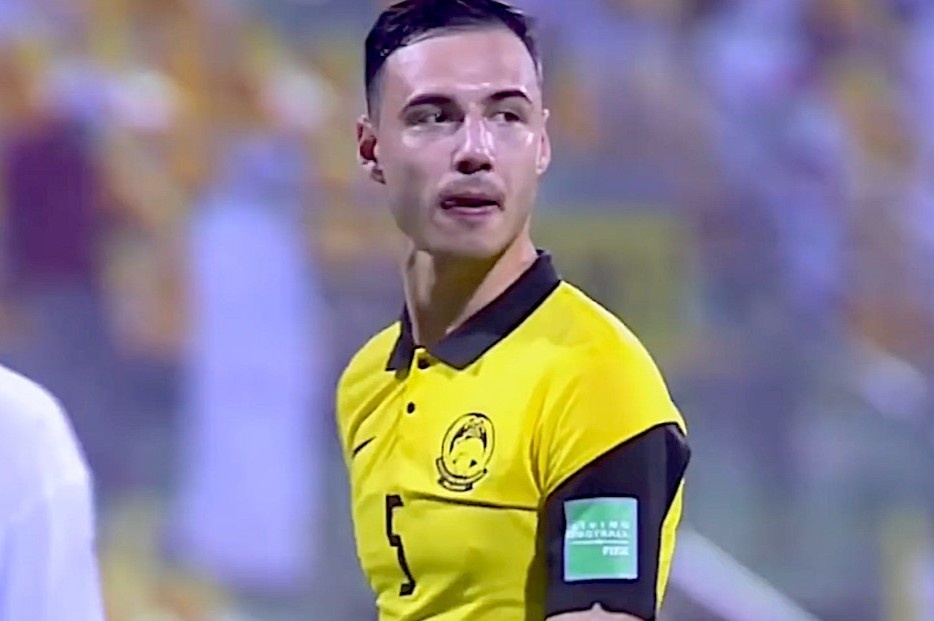 HLV Park tim hieu ky cac cau thu nhap tich cua tuyen Malaysia hinh anh