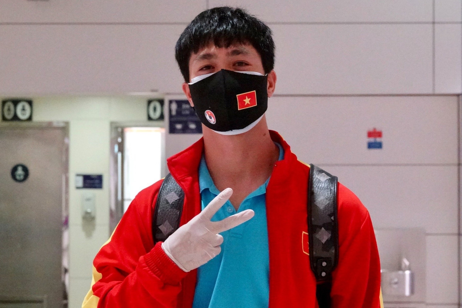 Tuyen Viet Nam hung khoi roi UAE ve nuoc hinh anh