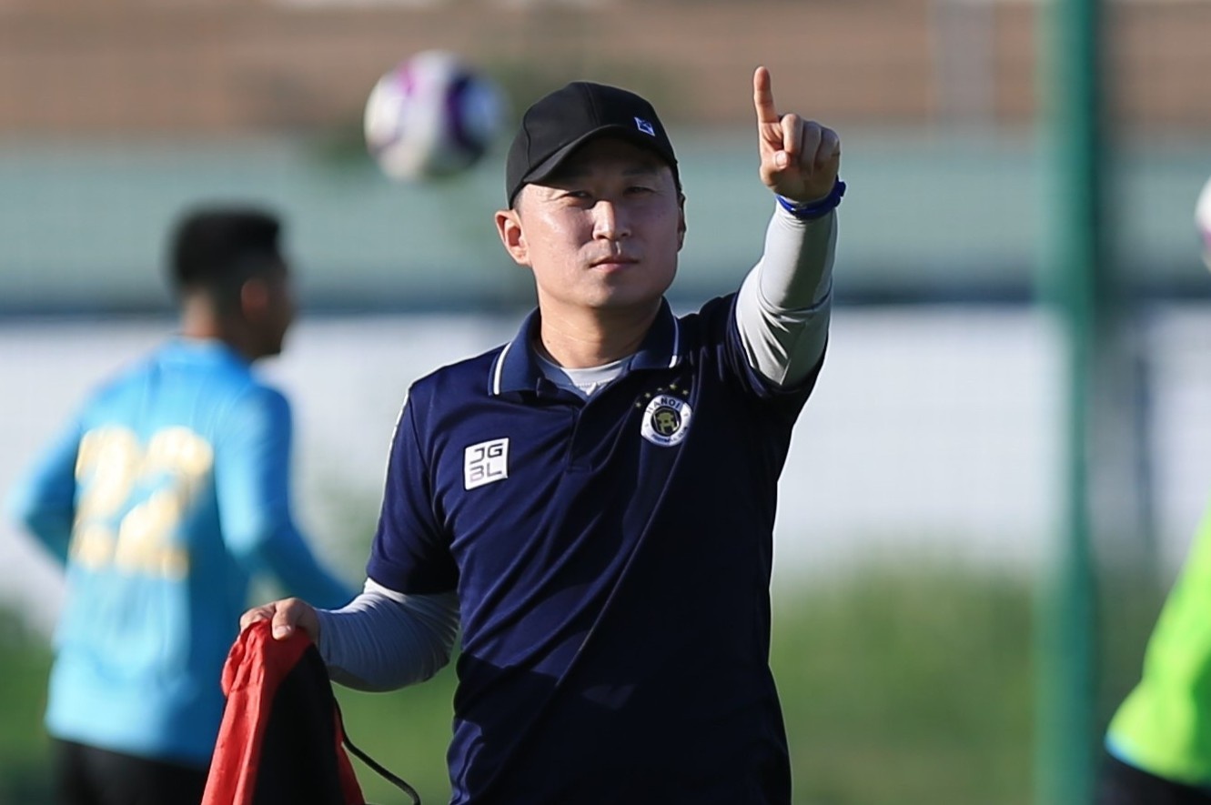 CLB Ha Noi doi 9 tuyen thu ve hoi quan hinh anh