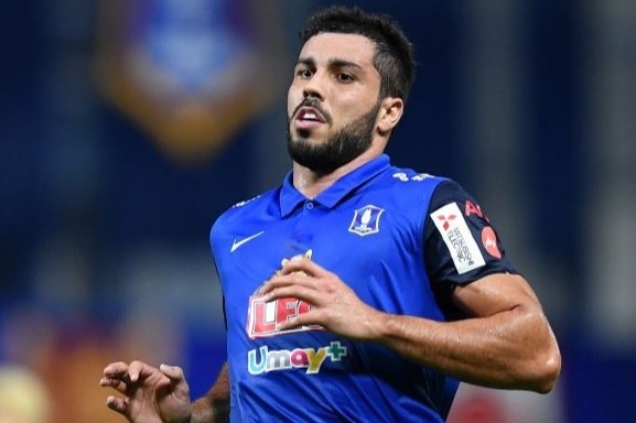 Cau thu Brazil muon nhap tich de choi cho tuyen Thai Lan hinh anh