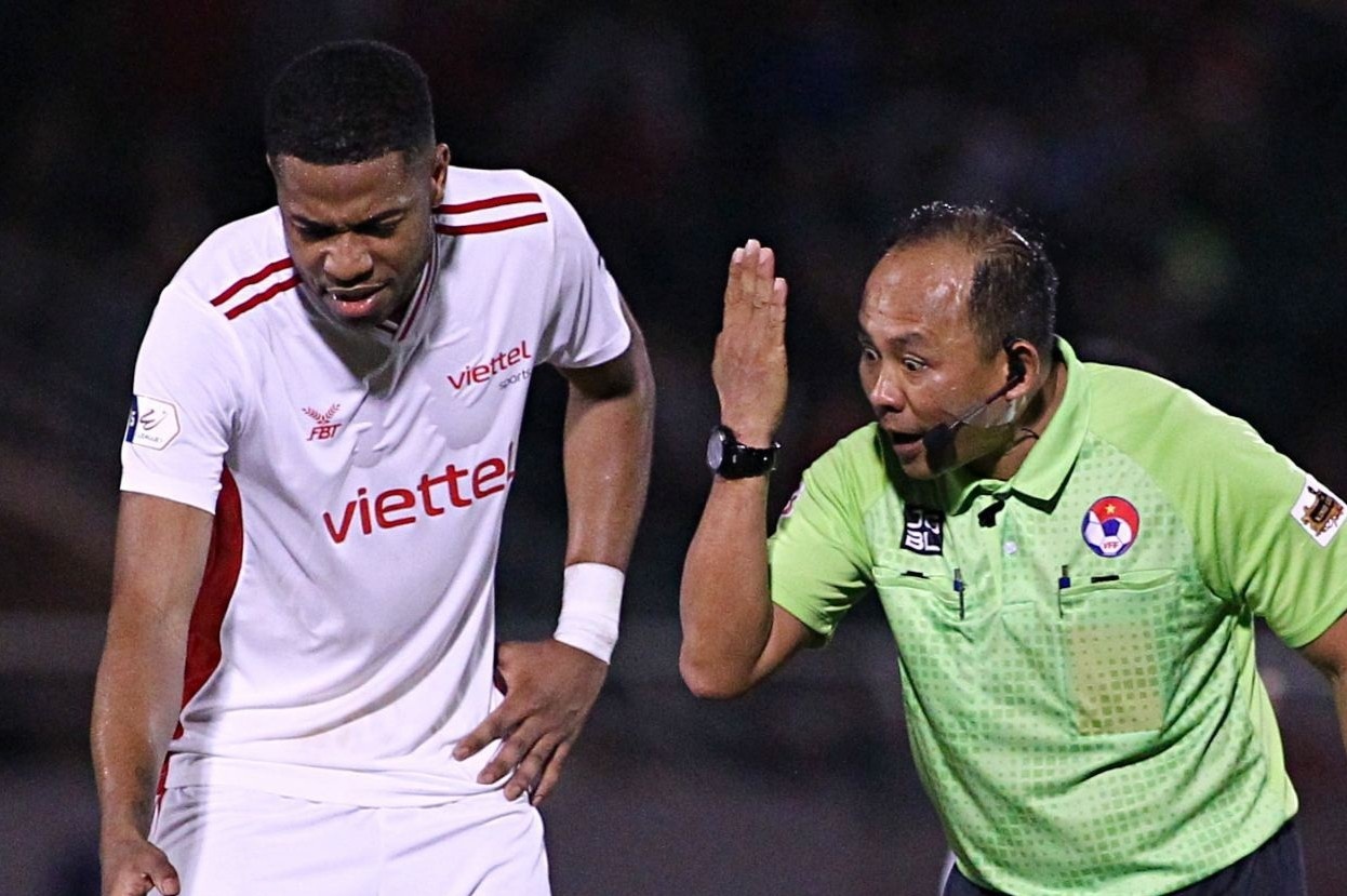 14 CLB V.League duoc bieu quyet ve viec lui lich sang nam 2022 hinh anh