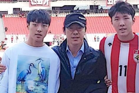 Con trai ut HLV Shin Tae-yong tro thanh cau thu chuyen nghiep hinh anh