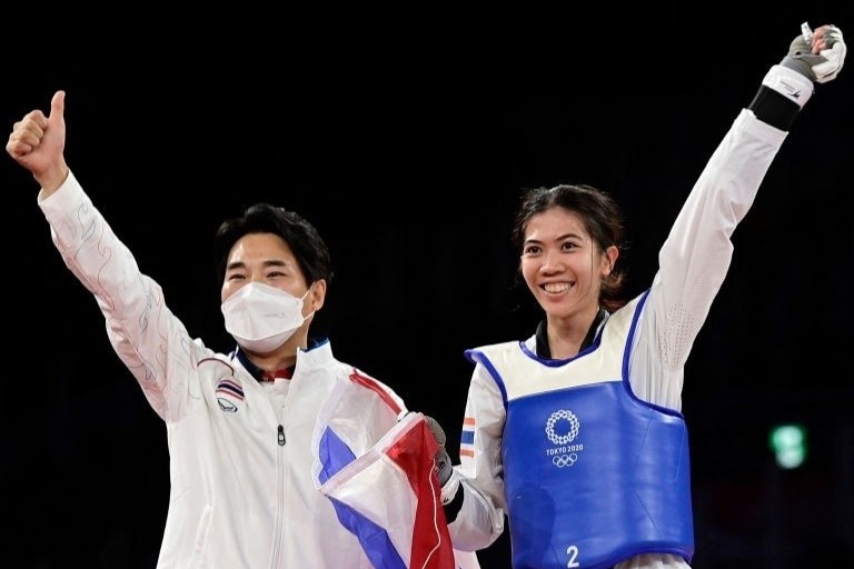 VDV Thai Lan duoc thuong lon sau khi gianh HCV Olympic hinh anh