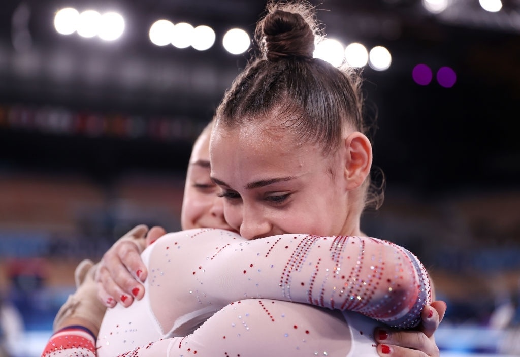 chi em song sinh vuong quoc anh anh 10