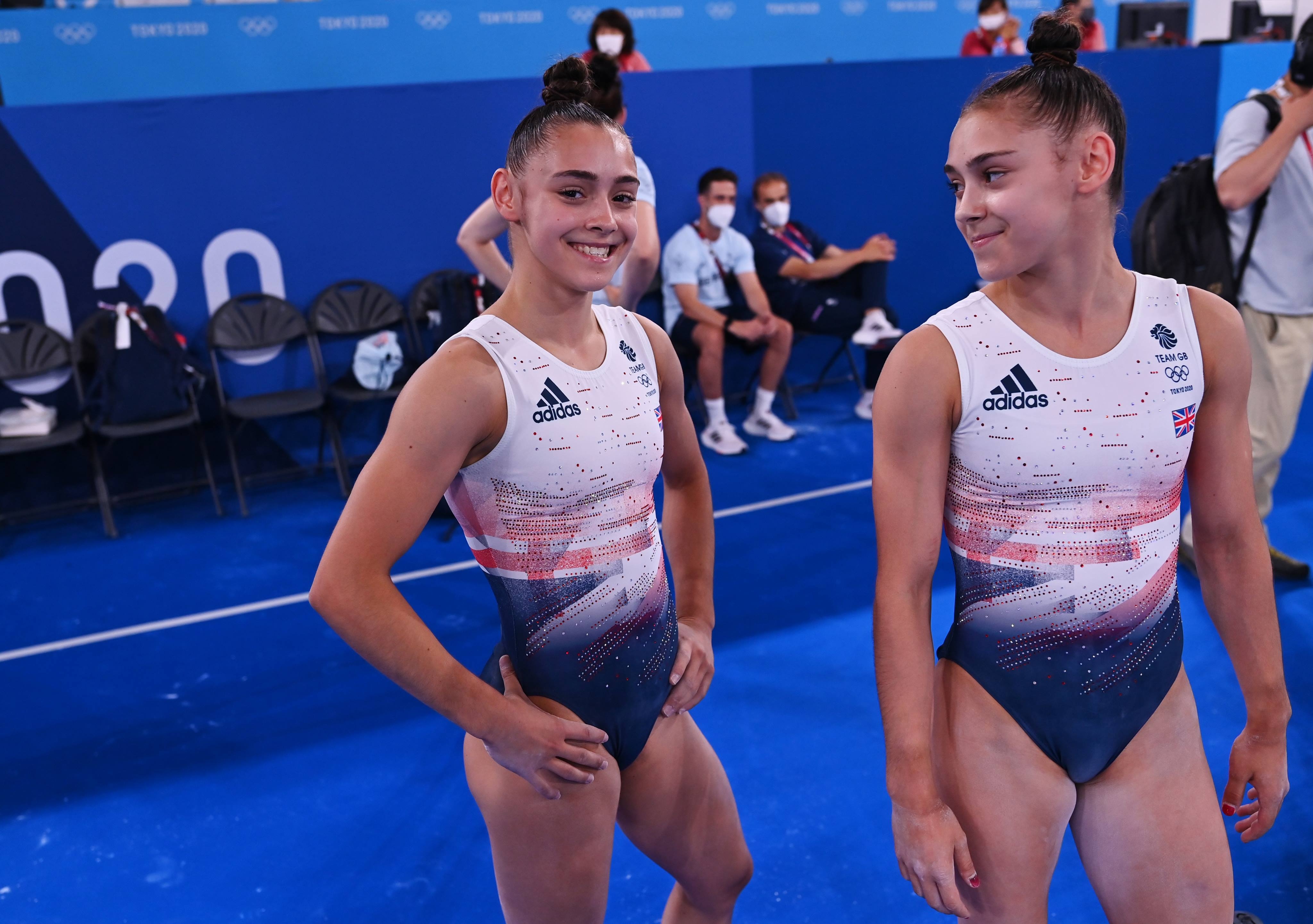 chi em song sinh vuong quoc anh anh 1