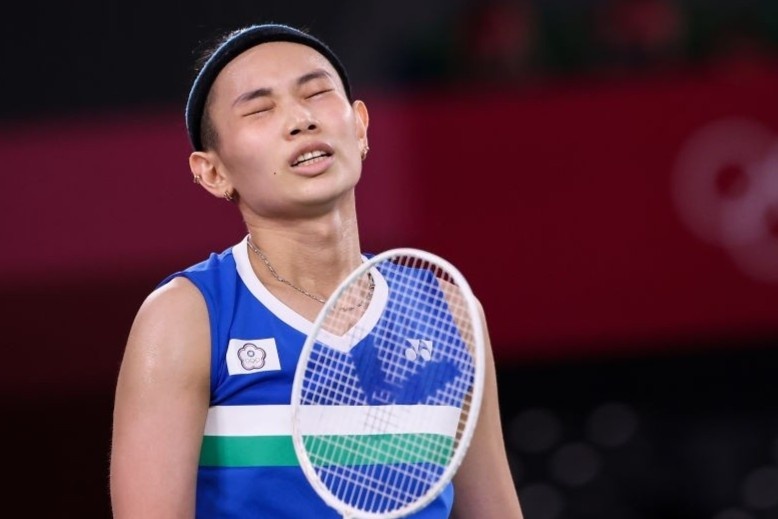 Tay vot nu so mot the gioi lo hen voi HCV Olympic hinh anh