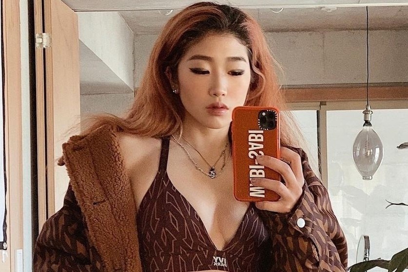 Ve dep nu VDV leo nui Nhat Ban hinh anh