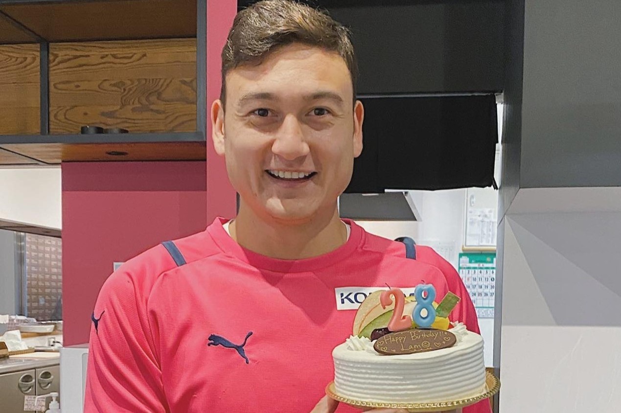 Cerezo Osaka to chuc sinh nhat cho Van Lam hinh anh