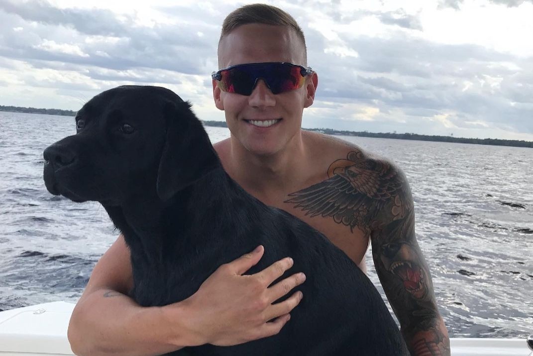 Chu nhan HCV Olympic Tokyo khoe tai nghe cua cun cung hinh anh