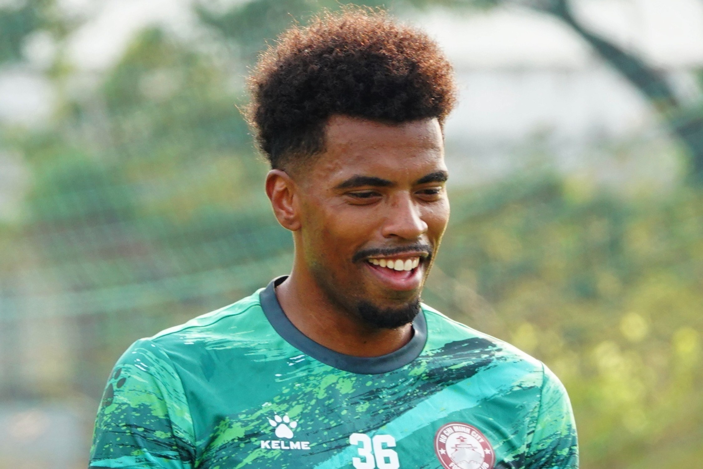 CLB TP.HCM sap thanh ly 2 ngoai binh hinh anh