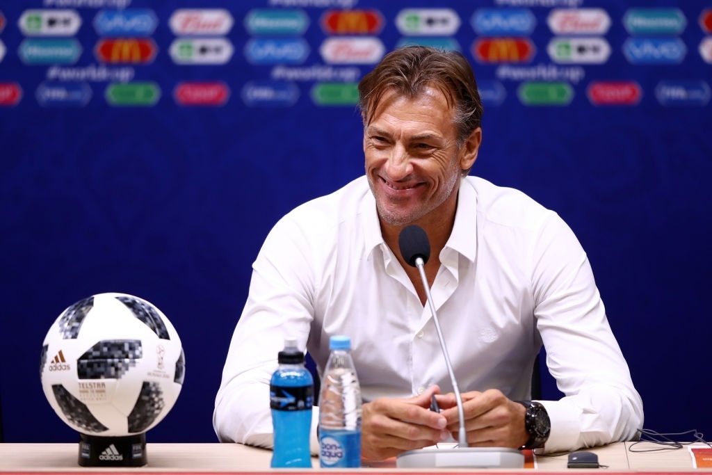 ve dien trai cua hlv herve renard anh 1