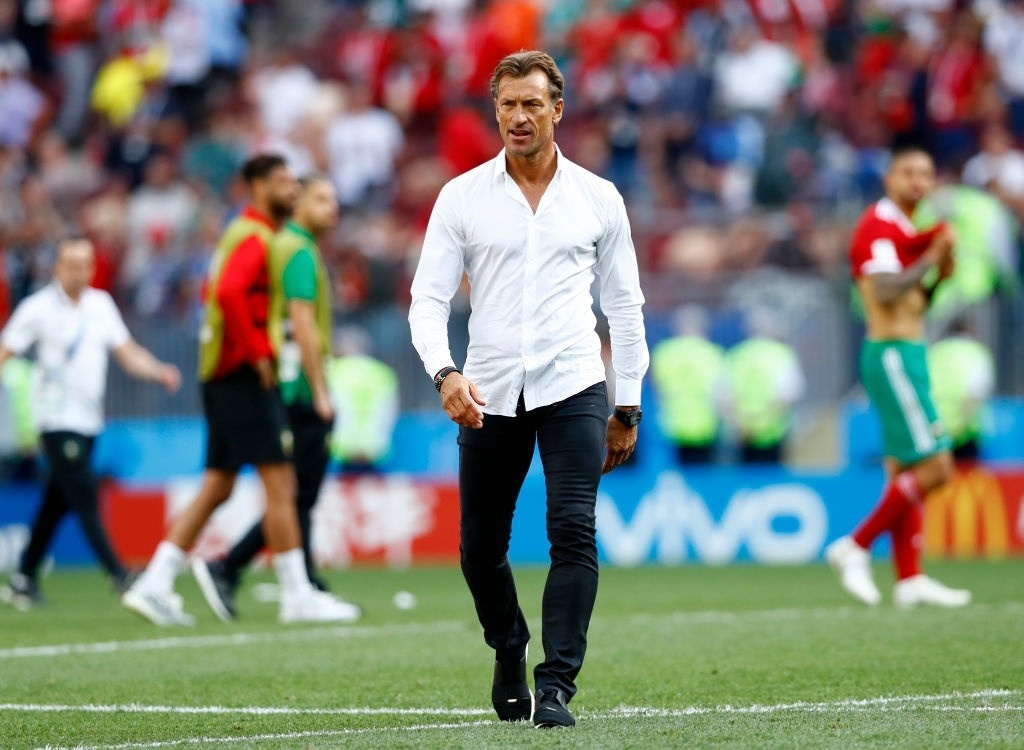 ve dien trai cua hlv herve renard anh 3