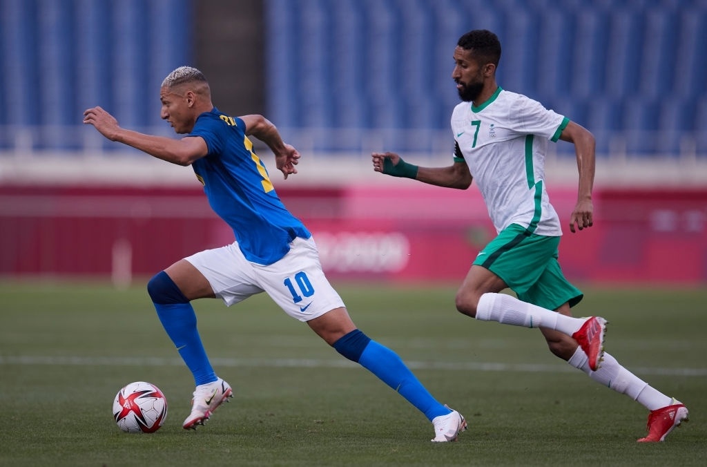 doi truong saudi arabia vang mat anh 1